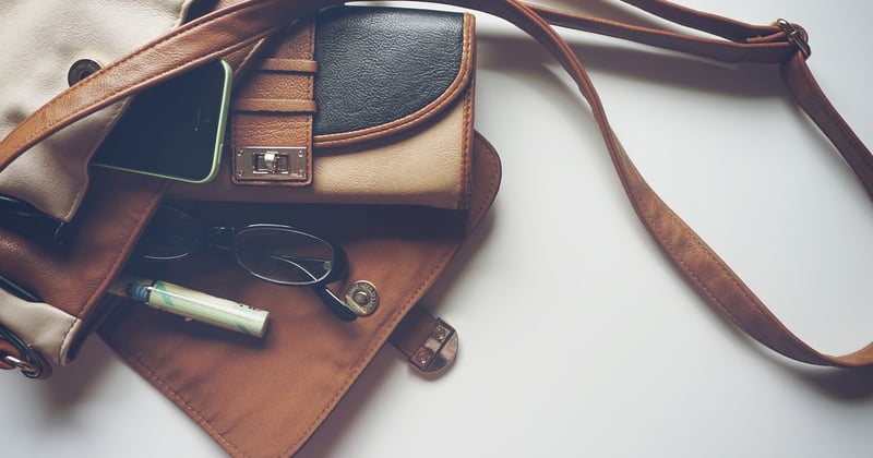 Accessoires lunettes : les cordons et étuis tendance à adopter