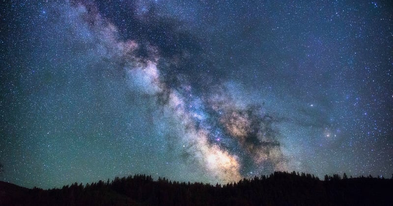 Lumière bleue : les dangers réels pour vos yeux et comment vous protéger